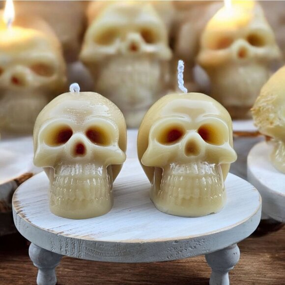 Handmade ✦ Bleeding Skull Candle ✦ Vanilla Cherry Cheesecake Soy Wax Gothic - Picture 1 of 12
